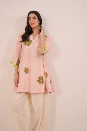 COTTON CHECK APPLE TREE V-NECK TOP - PINK