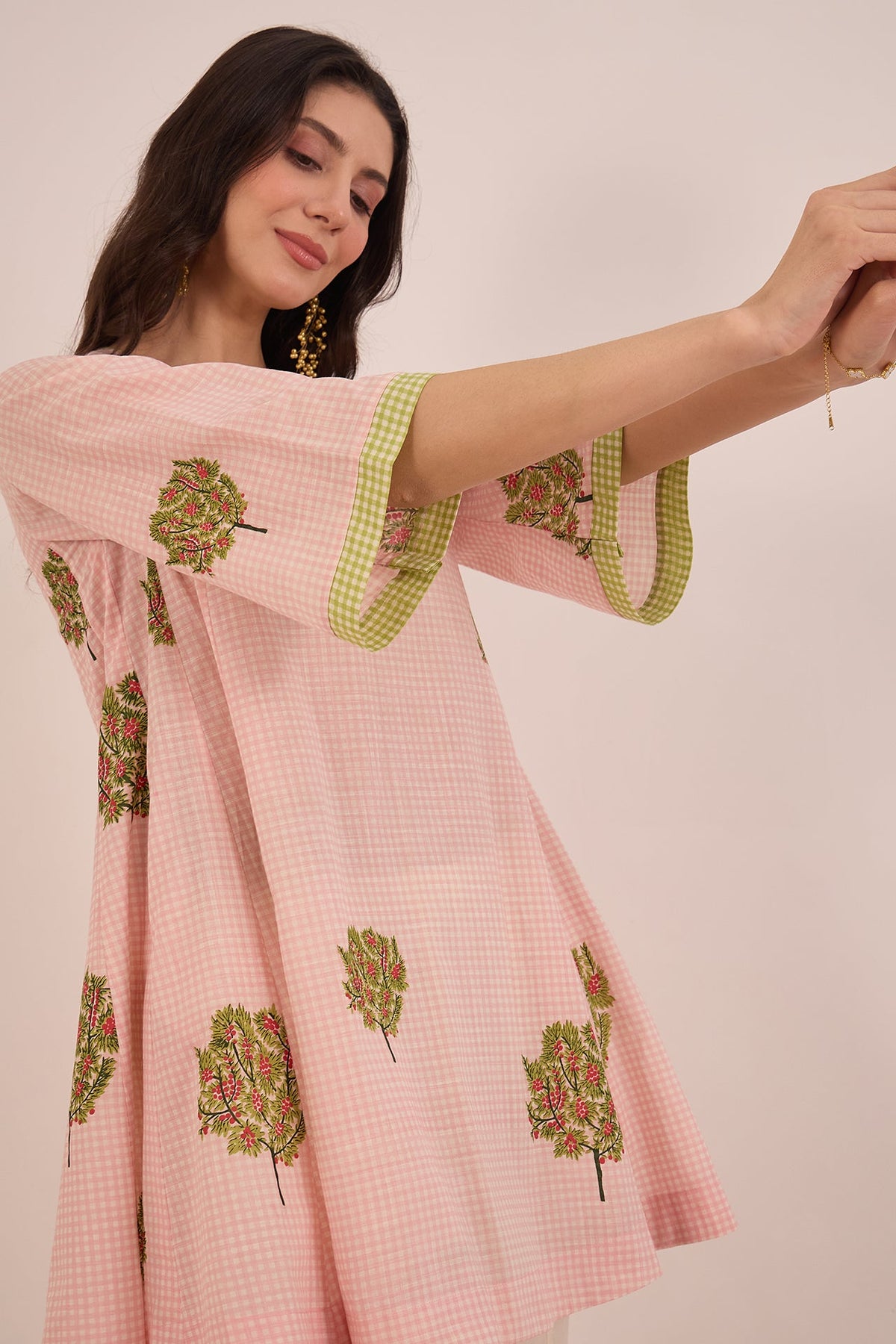 COTTON CHECK APPLE TREE V-NECK TOP - PINK
