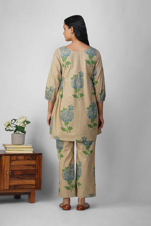 Beige Blue Hydrangea Floral Print Pant